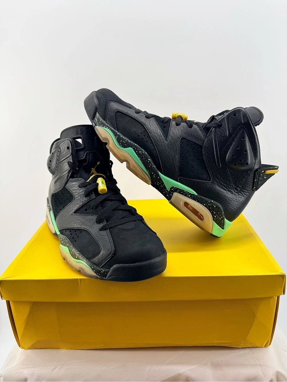 Jordan 6 Retro Brazil Pack Size 10.5 Black Green w/ Box